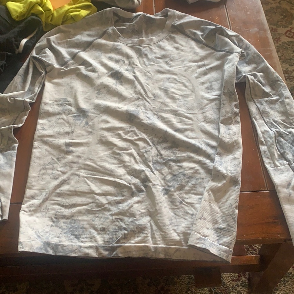 Lulu lemon swiftly breathe long sleeve